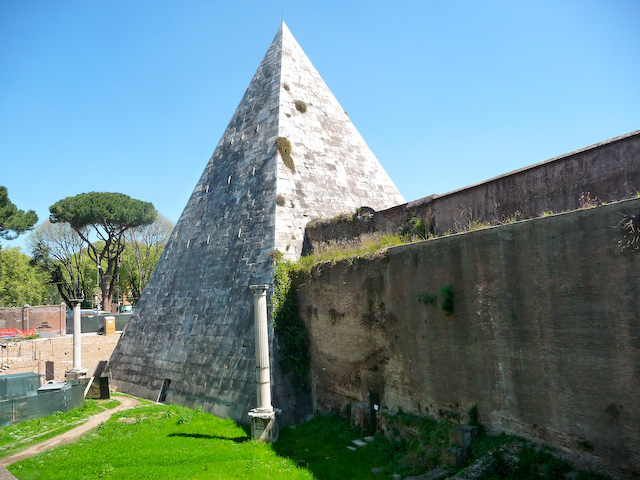 Pyramid to the Janiculum