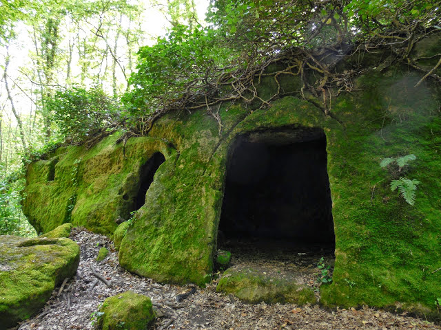 Medieval shelter, Santa Cecilia