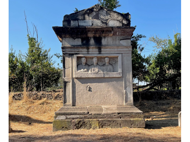 Tomb, Via Appia