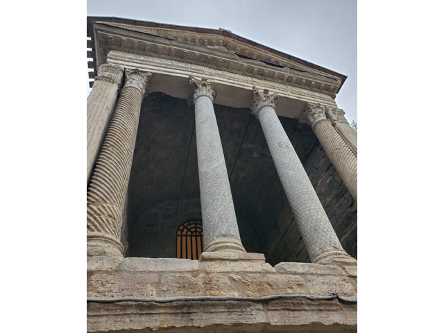 Roman temple, Assisi
